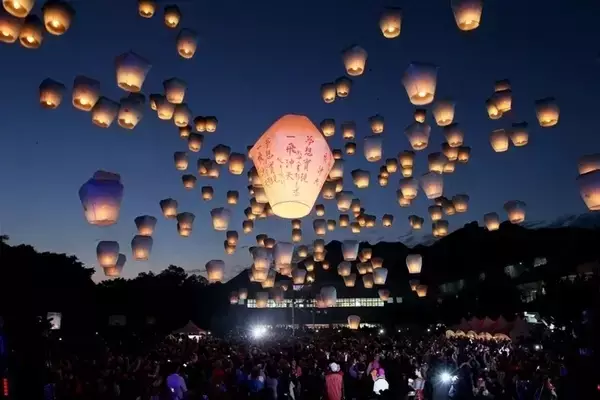 猴年元宵節(jié)，富軒門窗祝您心圓！夢圓！闔家團(tuán)圓！