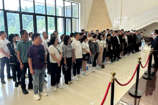 感悟紅色精神，富軒全屋門窗與經(jīng)銷商家人井岡山團(tuán)建活動(dòng)