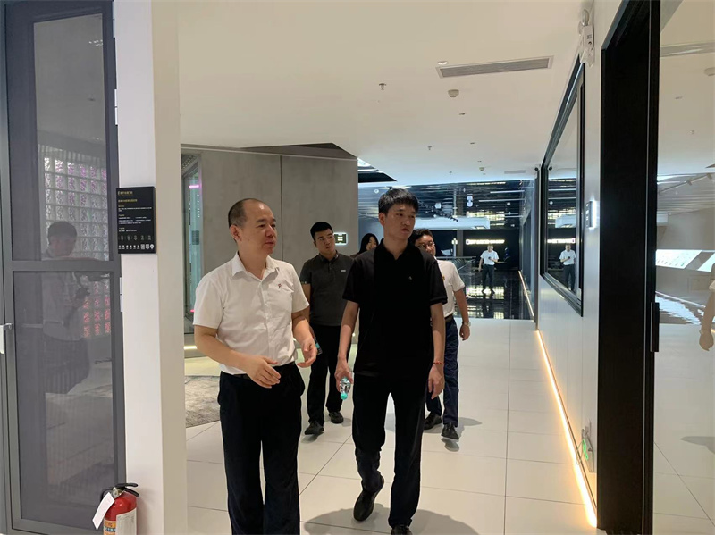 居然之家集團(tuán)門窗事業(yè)部蒞臨富軒全屋門窗總部，雙方展開深度交流！